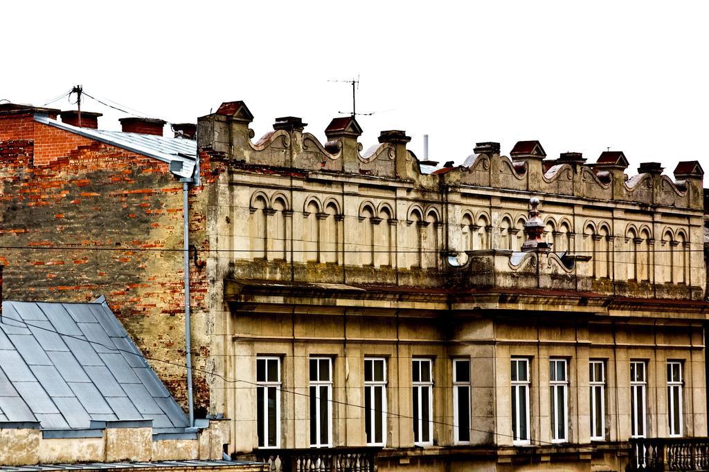 Mini-Hotel Under The Roof Lviv Buitenkant foto